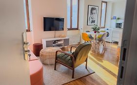 Duplex lumineux 2 chambres centre zone piétonne, parking gratuit 4 minutes de marche